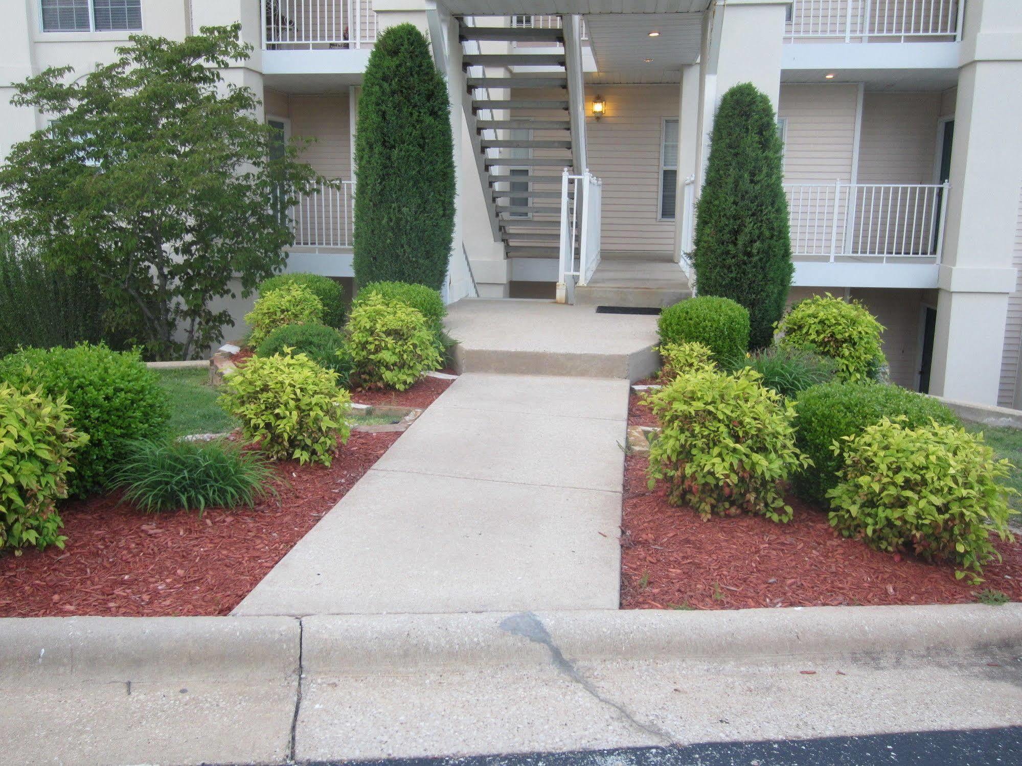 Brook Poolside Walk In Meadow Brook Hotel Branson Exterior photo